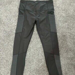 Women's Like New Grey Ribbed Leggings with Pockets